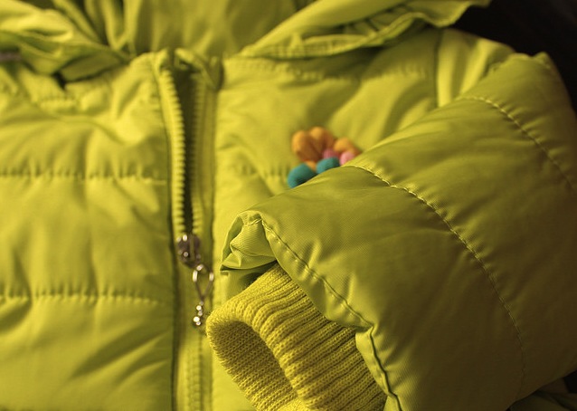 Geaca Amabelle cu gluga fronsata si flori brodate 6 Geaca Amabelle cu gluga fronsata si flori brodate 6