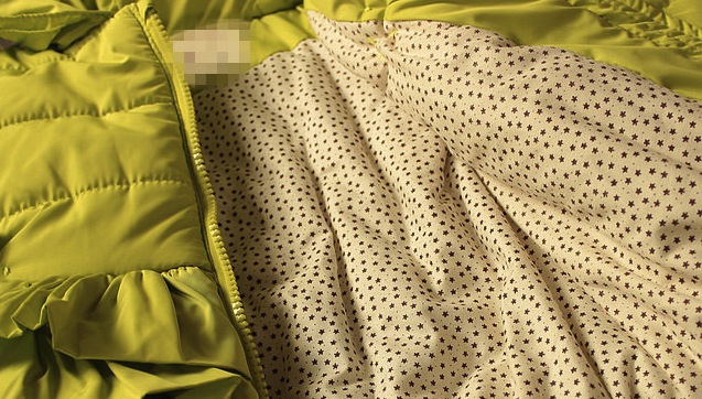 Geaca Amabelle cu gluga fronsata si flori brodate 4 Geaca Amabelle cu gluga fronsata si flori brodate 4