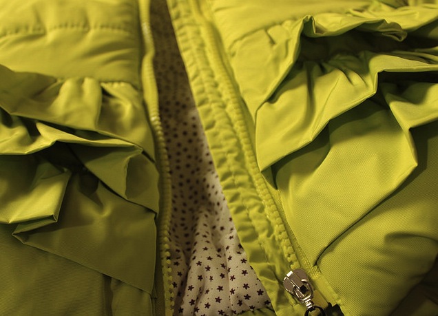 Geaca Amabelle cu gluga fronsata si flori brodate 1