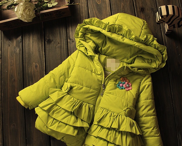 Geaca Amabelle cu gluga fronsata si flori brodate Geaca Amabelle cu gluga fronsata si flori brodate