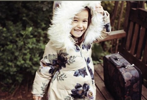 Geaca Belair cu gluga imblanita si motive florale 16 Geaca Belair cu gluga imblanita si motive florale 16