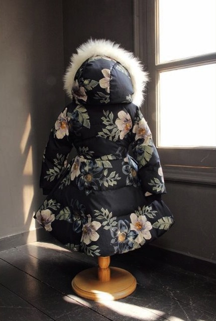 Geaca Belair cu gluga imblanita si motive florale 10 Geaca Belair cu gluga imblanita si motive florale 10