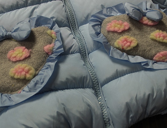 Geaca Dasia cu gluga si urechiuse din blanita 5 Geaca Dasia cu gluga si urechiuse din blanita 5