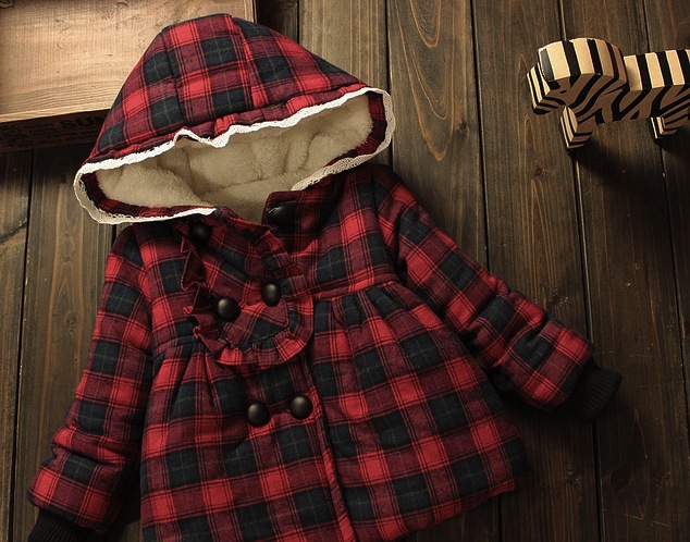 Geaca Helene in carouri si cu broderie pe gluga Geaca Helene in carouri si cu broderie pe gluga