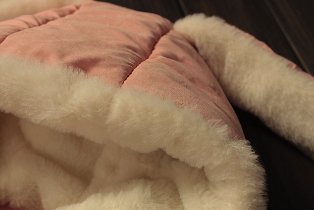 Geaca Stephanie cu gluga si urechiuse vesele 3 Geaca Stephanie cu gluga si urechiuse vesele 3