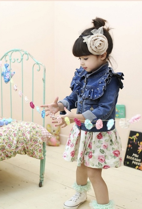 Geaca denim Laverne cu perle aplicate 3 Geaca denim Laverne cu perle aplicate 3