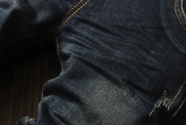 Jeans Amalia cu ursulet aplicat pe picior 3 Jeans Amalia cu ursulet aplicat pe picior 3