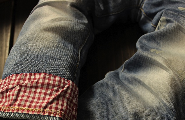 Jeans Gallia cu buline sau fundite 2 Jeans Gallia cu buline sau fundite 2