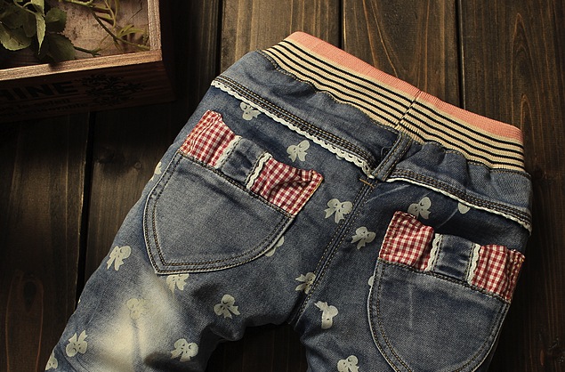 Jeans Gallia cu buline sau fundite 1 Jeans Gallia cu buline sau fundite 1