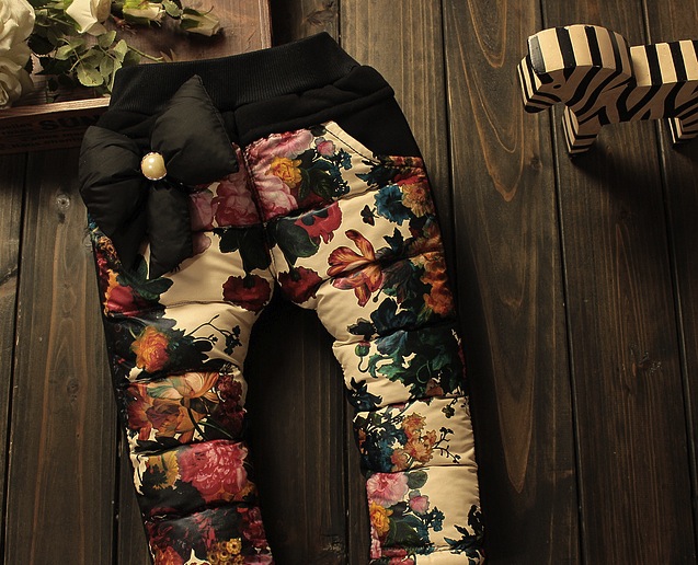 Pantaloni Jacey pentru iarna cu motive florale