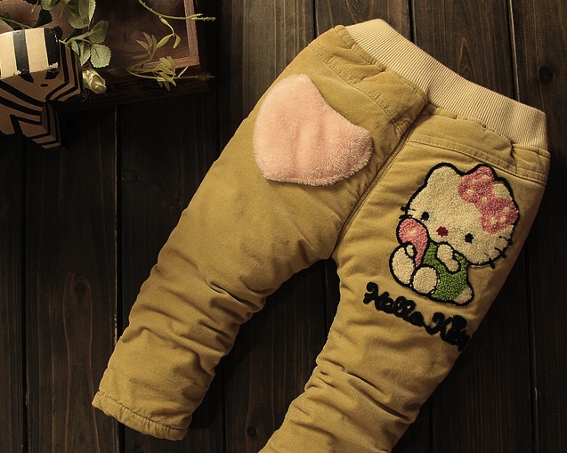 Pantaloni Jordane cu inimioare si Hello Kitty Pantaloni Jordane cu inimioare si Hello Kitty