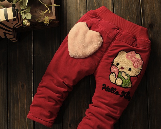 Pantaloni Jordane cu inimioare si Hello Kitty Pantaloni Jordane cu inimioare si Hello Kitty