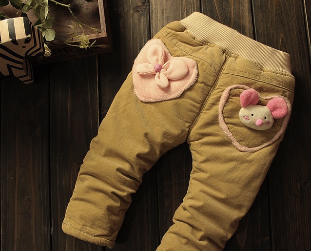 Pantaloni Jordane cu inimioare si Hello Kitty Pantaloni Jordane cu inimioare si Hello Kitty