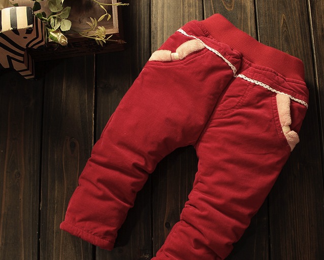 Pantaloni Jordane cu inimioare si Hello Kitty Pantaloni Jordane cu inimioare si Hello Kitty