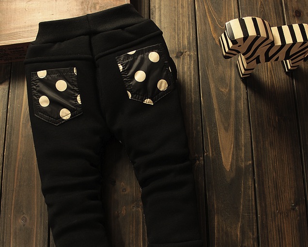 Pantaloni Marielle cu buline mari albe 10 Pantaloni Marielle cu buline mari albe 10