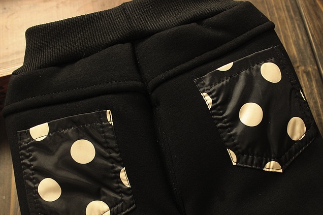 Pantaloni Marielle cu buline mari albe 8 Pantaloni Marielle cu buline mari albe 8