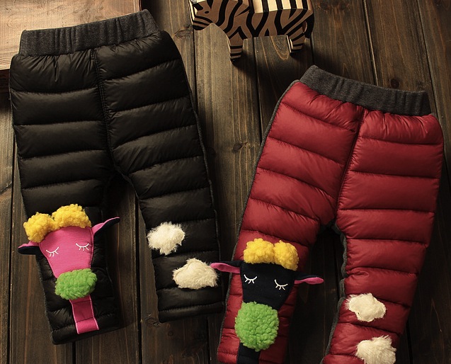 Pantaloni Maryl grosi cu animalute aplicate