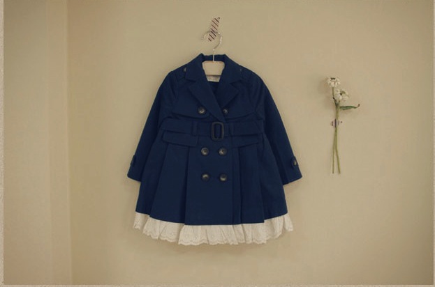 Pardesiu Selena cu broderie aplicata