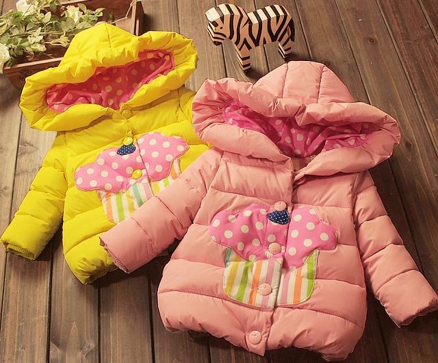 Geaca Cora in culori vesele cu figurina aplicata