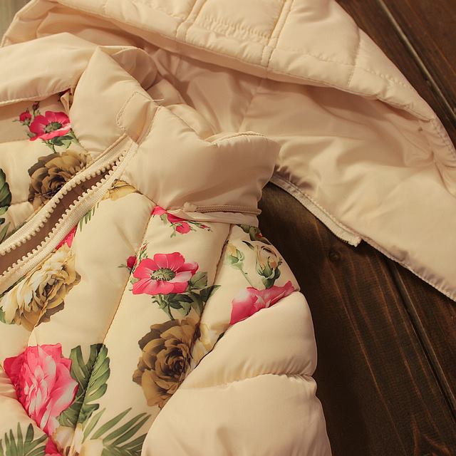 Geaca Katie cu gluga detasabila si imprimeu floral Geaca Katie cu gluga detasabila si imprimeu floral