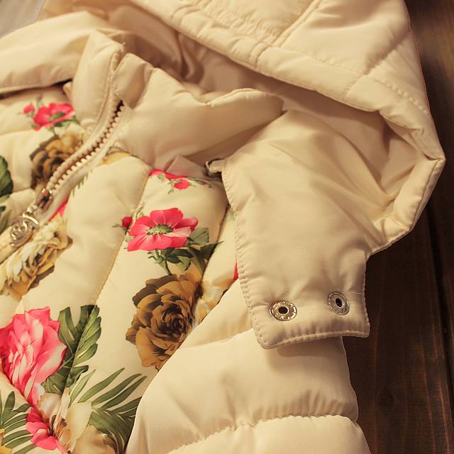 Geaca Katie cu gluga detasabila si imprimeu floral Geaca Katie cu gluga detasabila si imprimeu floral