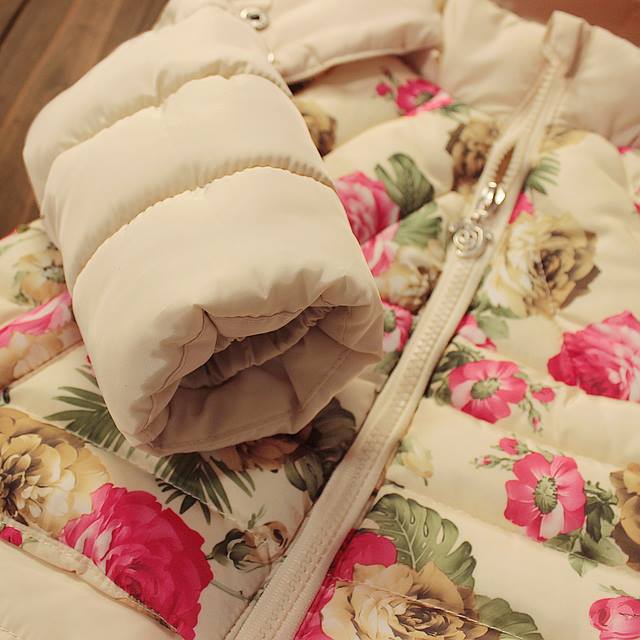 Geaca Katie cu gluga detasabila si imprimeu floral Geaca Katie cu gluga detasabila si imprimeu floral