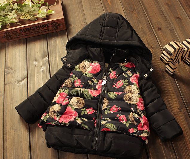 Geaca Katie cu gluga detasabila si imprimeu floral Geaca Katie cu gluga detasabila si imprimeu floral