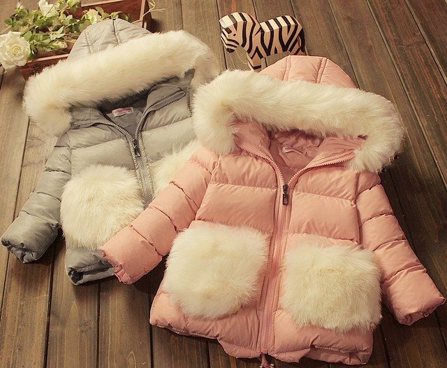 Geaca cu gluga si buzunare cu blanita model Cella