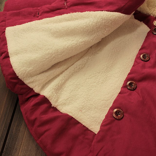 Geaca de iarna imblanita cu gluga si margini fronsate - Natalia Geaca de iarna imblanita cu gluga si margini fronsate - Natalia