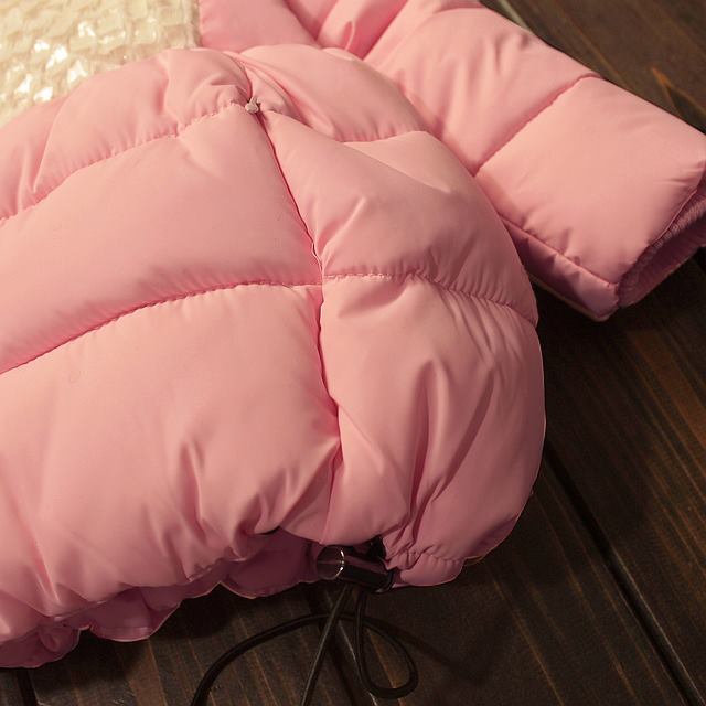 Geaca Elena groasa si chic pentru iarna cu fundita la gat Geaca Elena groasa si chic pentru iarna cu fundita la gat