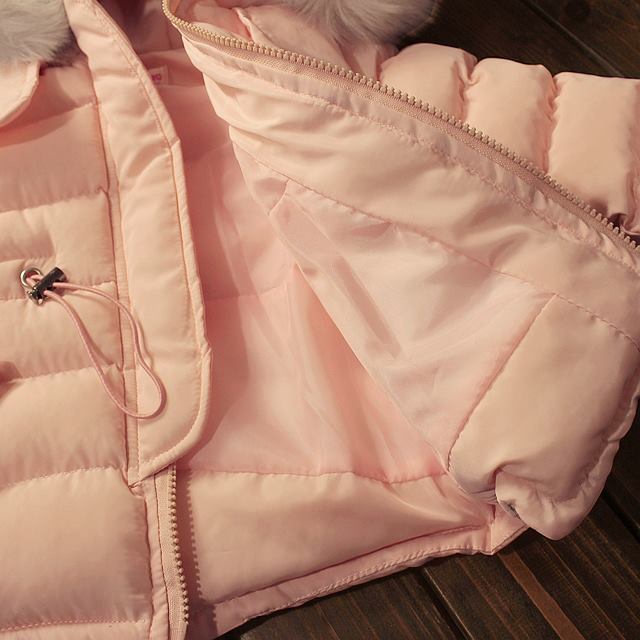 Geaca pentru iarna cu cordon reglabil - Cheri Geaca pentru iarna cu cordon reglabil - Cheri