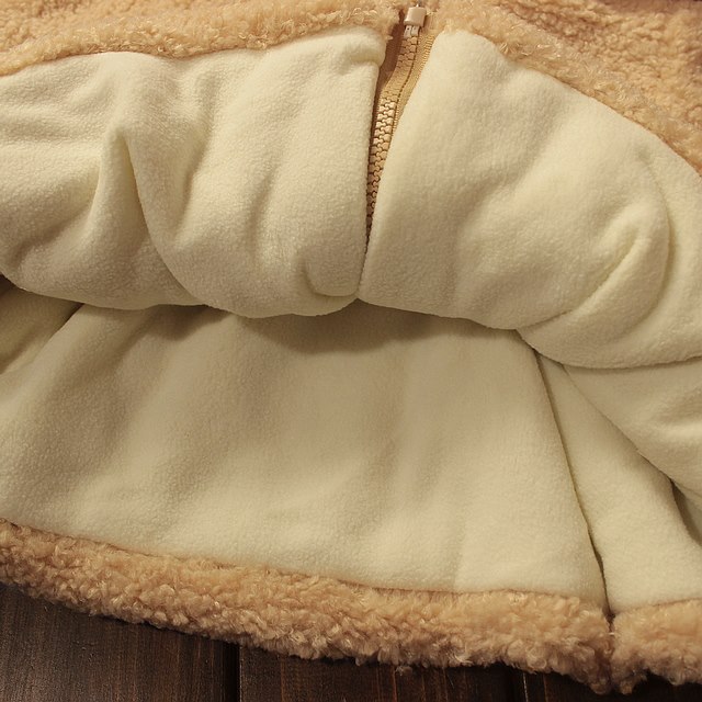 Jacheta pufoasa cu gluga si gentuta model Helaine Jacheta pufoasa cu gluga si gentuta model Helaine