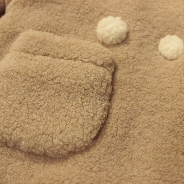 Jacheta pufoasa cu gluga si urechiuse model Elda Jacheta pufoasa cu gluga si urechiuse model Elda