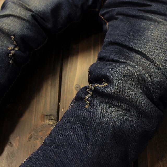 Jeans cu captuseala groasa si fundite din broderie - Cira Jeans cu captuseala groasa si fundite din broderie - Cira