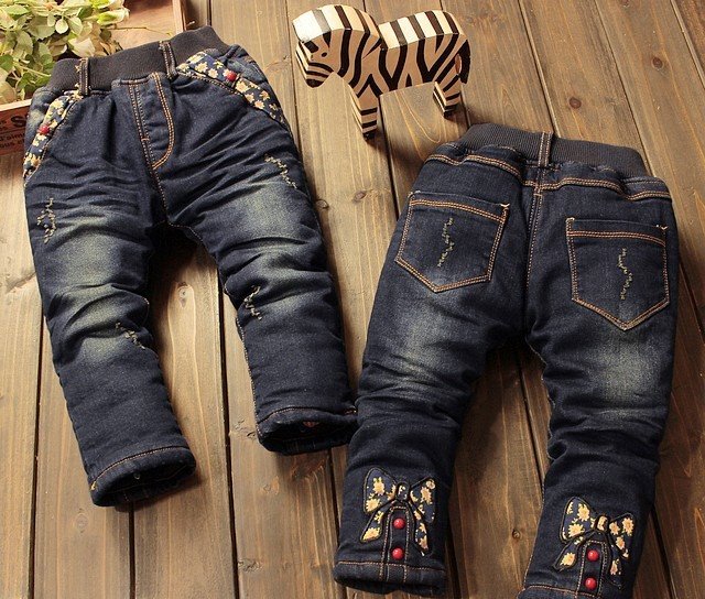 Jeans cu captuseala groasa si fundite din broderie - Cira