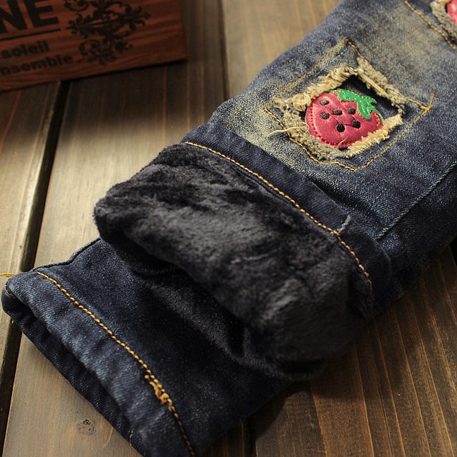 Jeansi dublati cu capsuni brodate aplicate model Fiorenza Jeansi dublati cu capsuni brodate aplicate model Fiorenza