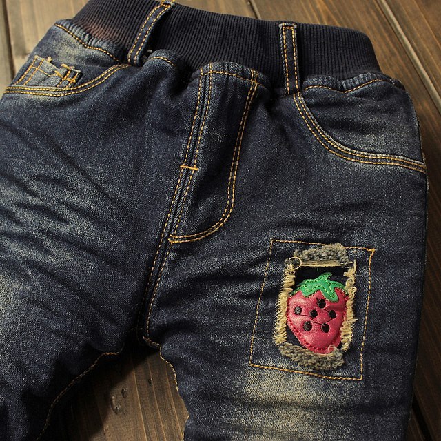 Jeansi dublati cu capsuni brodate aplicate model Fiorenza Jeansi dublati cu capsuni brodate aplicate model Fiorenza