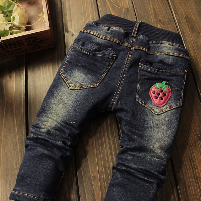 Jeansi dublati cu capsuni brodate aplicate model Fiorenza Jeansi dublati cu capsuni brodate aplicate model Fiorenza