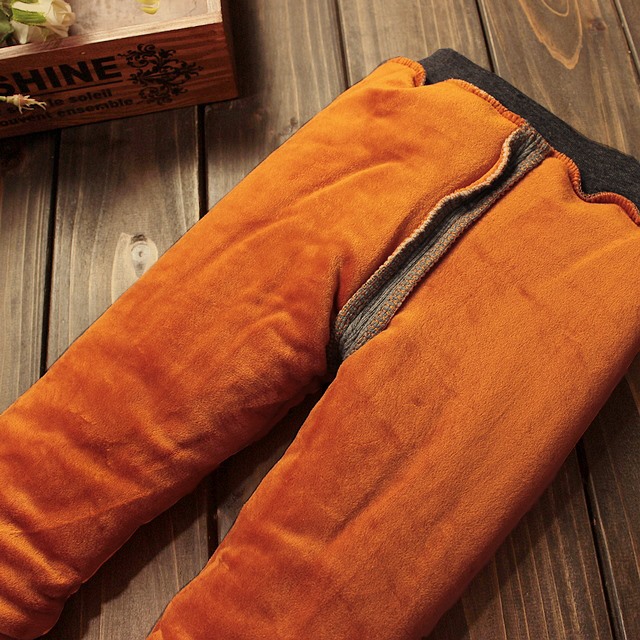 Pantaloni cu captuseala imblanita si aplicatii brodate - Elda Pantaloni cu captuseala imblanita si aplicatii brodate - Elda