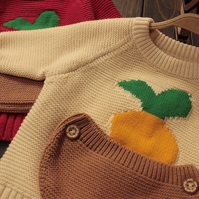 Pulover cu figurina vesela si buzunar detasabil - Noemie Pulover cu figurina vesela si buzunar detasabil - Noemie