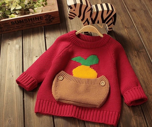 Pulover cu figurina vesela si buzunar detasabil - Noemie Pulover cu figurina vesela si buzunar detasabil - Noemie