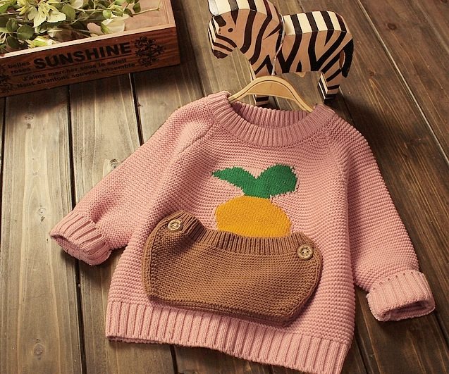 Pulover cu figurina vesela si buzunar detasabil - Noemie Pulover cu figurina vesela si buzunar detasabil - Noemie