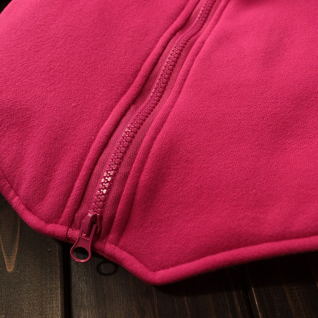 Set 2 piese imblanit cu hanorac si pantaloni model Coco Set 2 piese imblanit cu hanorac si pantaloni model Coco