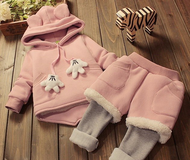 Set 2 piese imblanit cu hanorac si pantaloni model Coco Set 2 piese imblanit cu hanorac si pantaloni model Coco