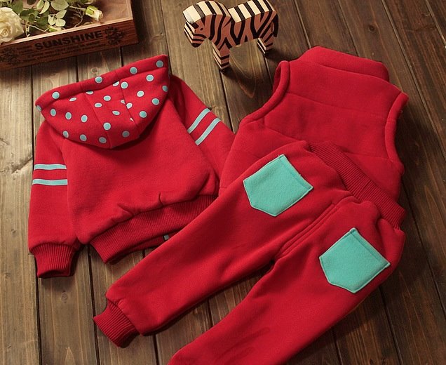 Set casual cu vesta, geaca si pantaloni model Leora Set casual cu vesta, geaca si pantaloni model Leora