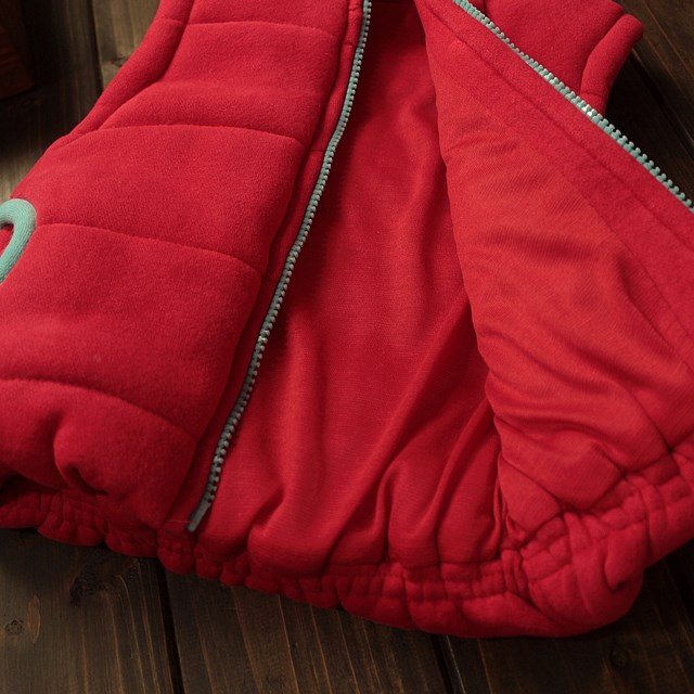 Set casual cu vesta, geaca si pantaloni model Leora Set casual cu vesta, geaca si pantaloni model Leora