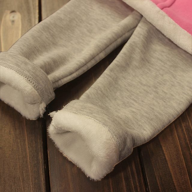 Set fetite cu hanorac cu gluga si fusta cu pantaloni - Terra Set fetite cu hanorac cu gluga si fusta cu pantaloni - Terra