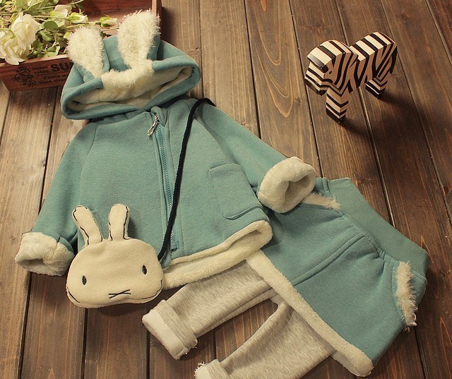 Set fetite cu hanorac cu gluga si fusta cu pantaloni - Terra Set fetite cu hanorac cu gluga si fusta cu pantaloni - Terra