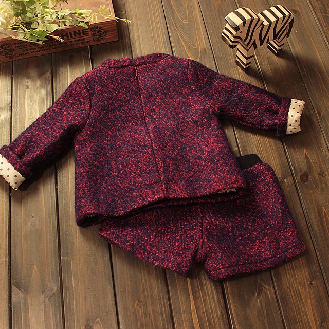 Set gros de iarna cu bluza si pantaloni scurti - Amalia Set gros de iarna cu bluza si pantaloni scurti - Amalia