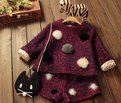 Set gros de iarna cu bluza si pantaloni scurti - Amalia Set gros de iarna cu bluza si pantaloni scurti - Amalia